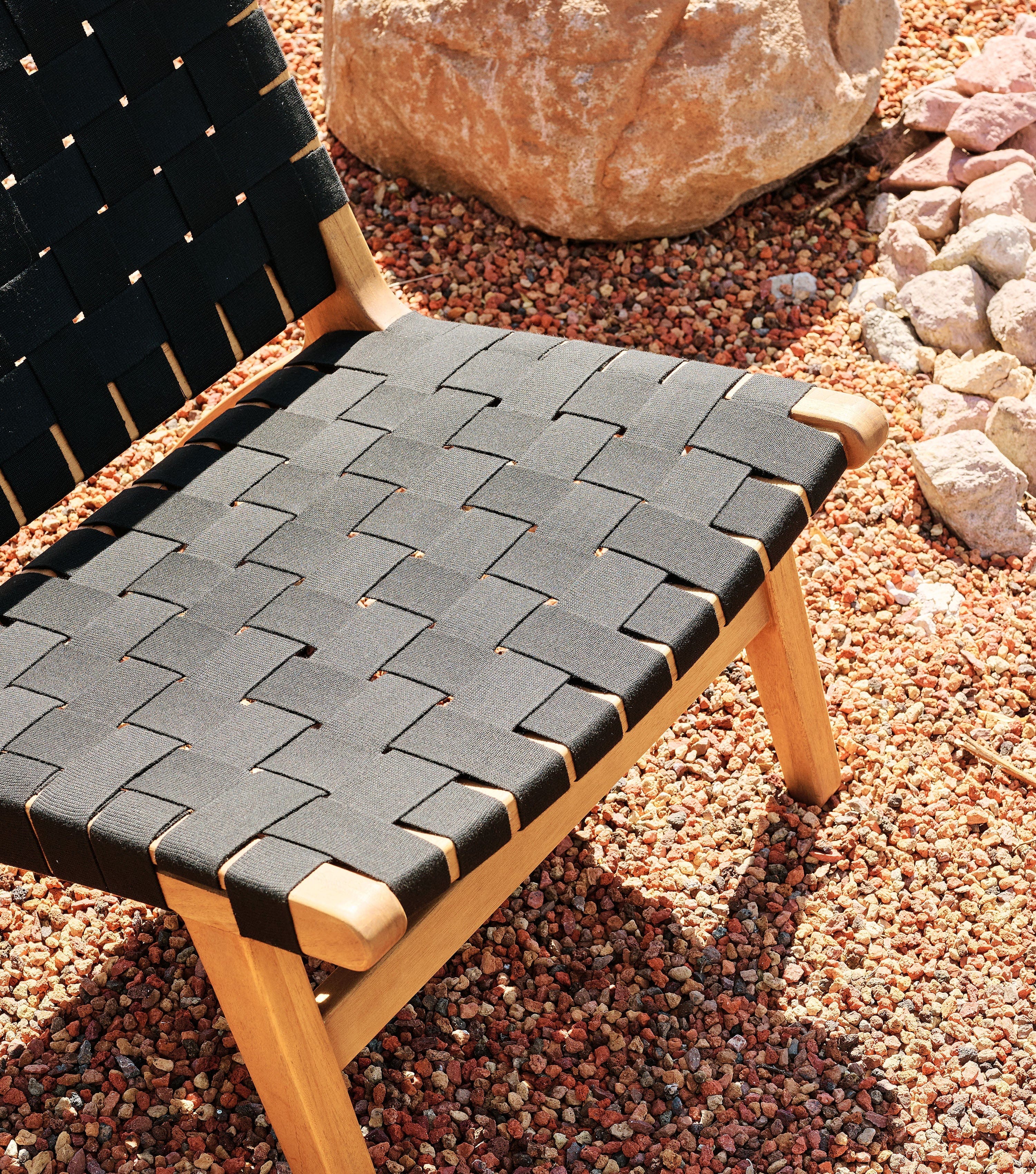 Sealed / Black Outdoor Straps